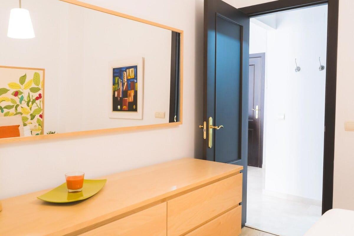 Centrico Apartamento En Calle Carreteria - Malaga Ngoại thất bức ảnh